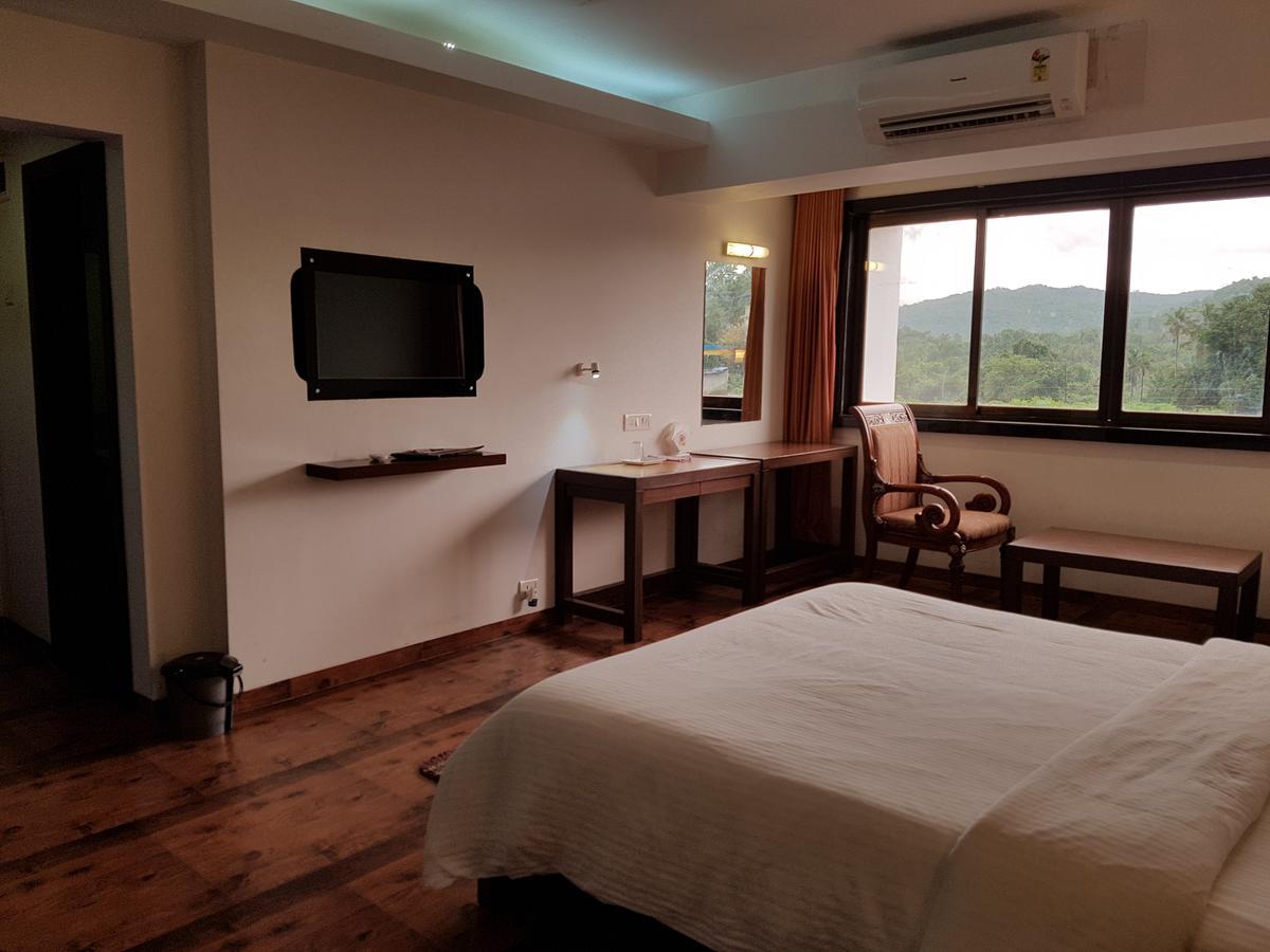 Bisu Hotel & Resorts Khed  Eksteriør billede